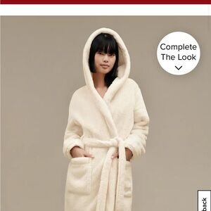 UGG Plush Cream Hooded Robe NWT!